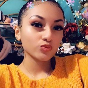 Meet your Posher, Nayeli